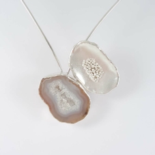 ST1199 - Druzy oyster shell style necklace