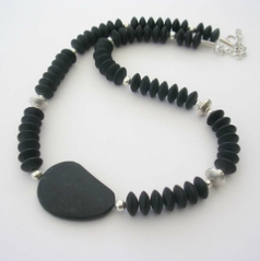 ST617 Black Agate bead necklace.