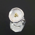 ST621 rolled edge silver flower ring with 18ct gold granules